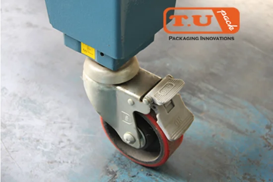 ล้อเลื่อนสำหรับเคลื่อนย้ายได้สะดวก อีกทั้งสามารถปรับขนาดความสูงได้