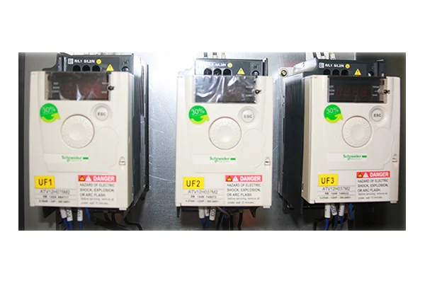 Inverter จากบริษัท Schneider Electric (บริษัทเป็นตัวแทนจำหน่าย)